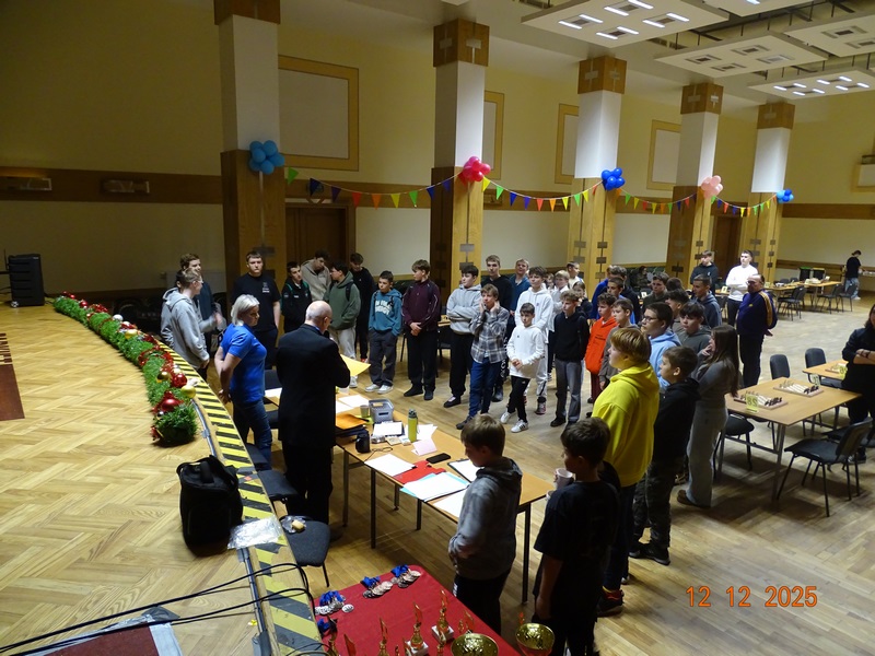 podsumowanie w sali hajnowskiego domu kultury