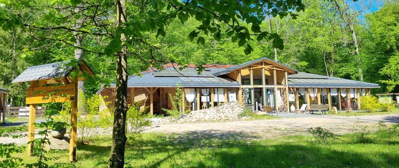 budynek Centrum Turystyki i Promocji &bdquo;Kraina Żubra