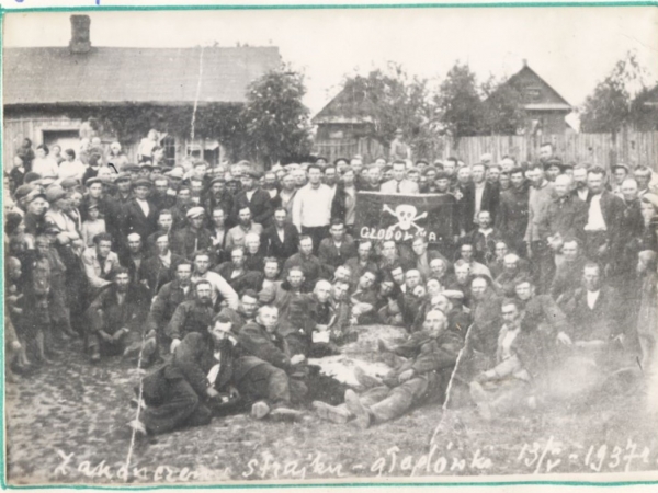 Oryginalne zdjęcie z zakończenia strajku-głodówki w Fabryce Chemicznej w Hajnówce 13.05.1937 r.