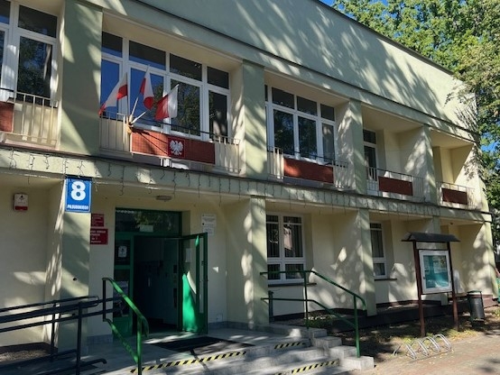 zdjęcie tymczasowej siedziby Zakładu Ubezpieczeń Społecznych w Hajnówce