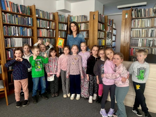 Dzieci w bibliotece
