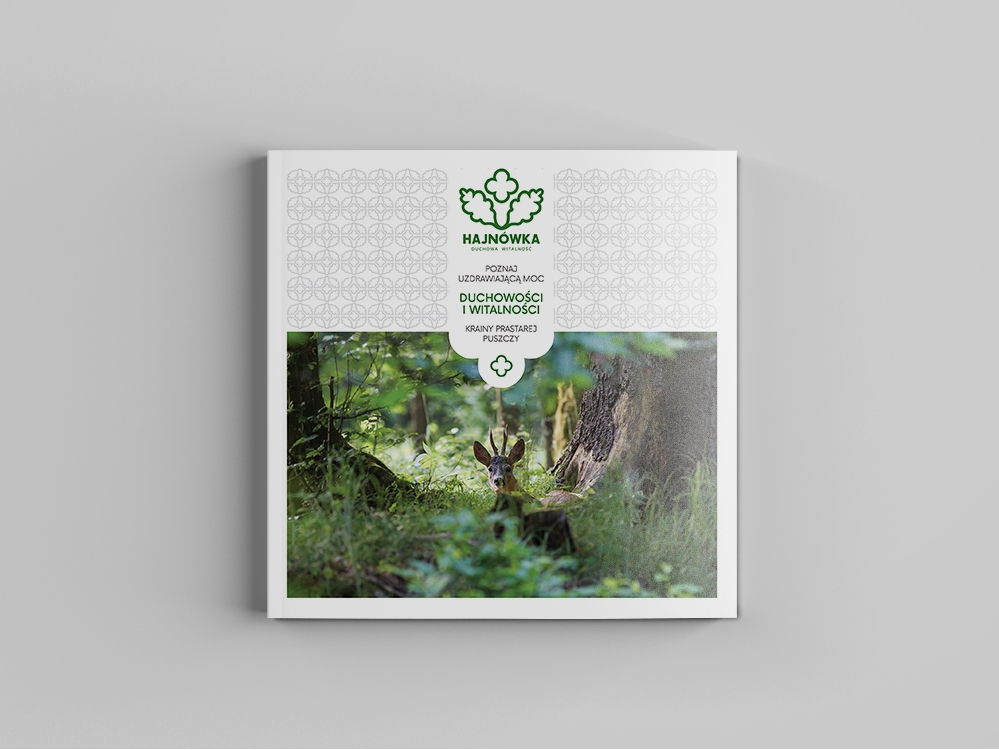Zdjęcie okładki folderu; w górnej części po środku widnieje logo miasta, pod nim tytuła folderu; zdjęcie tytułowe ukazuje las i wyłaniającą się spośrod roślinności małą sarenkę