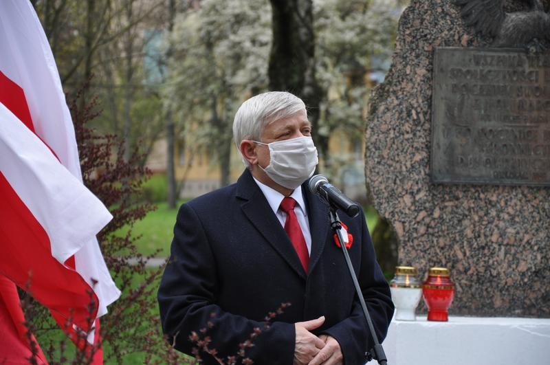 Burmistrz Miasta wygłaszający przemówienie