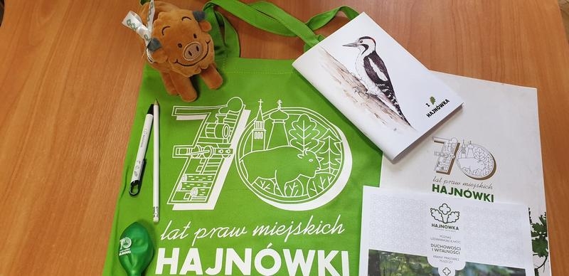 Zestaw promocyjny: torba, długopis, ołówek, balon, maskotka, zeszyt, przewodnik, teczka