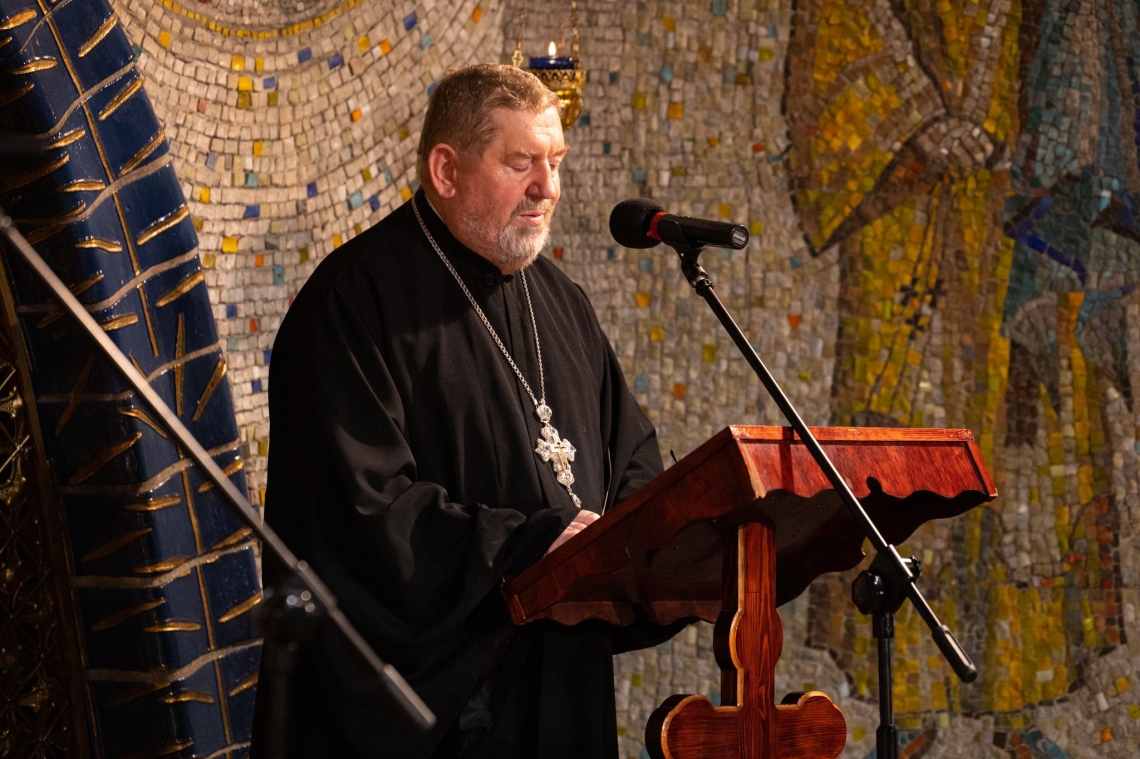 dyrektor festiwalu w trakcie przemówienia