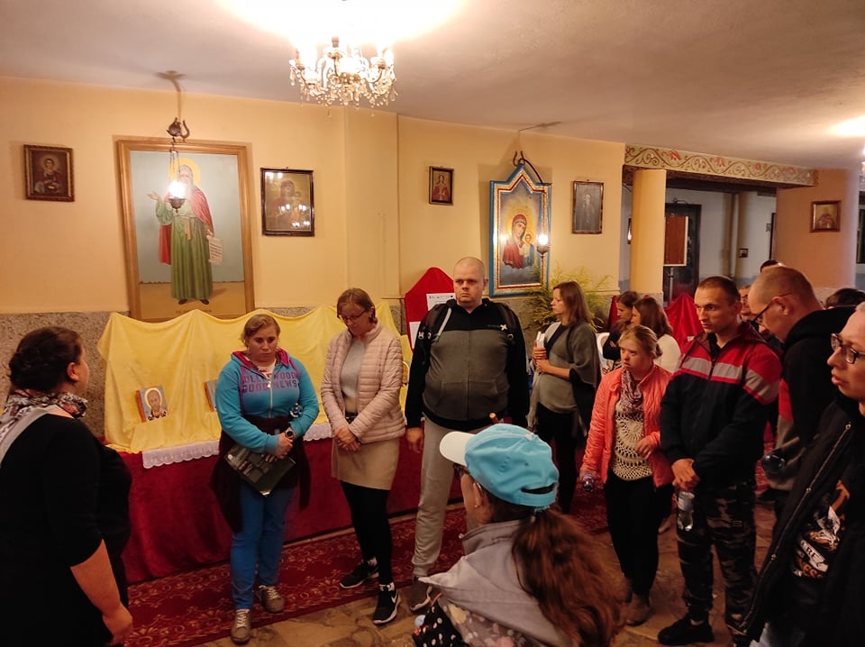 goście wystaw zgromadzeni w dolnej cerkwi soboru