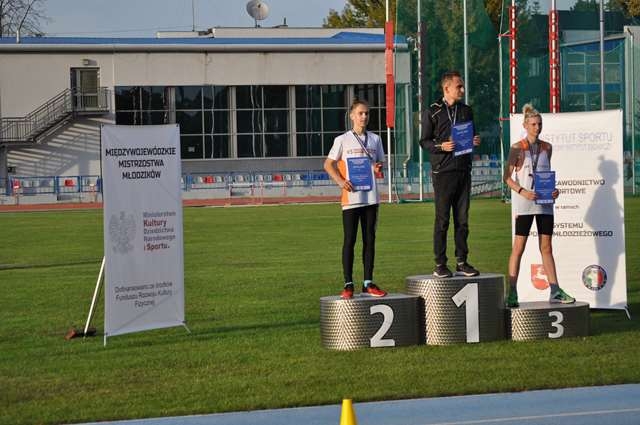 Dekoracja zwycięzców.