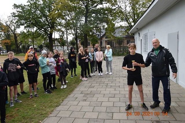 Wręczenie pucharów uczestnikom zawodów