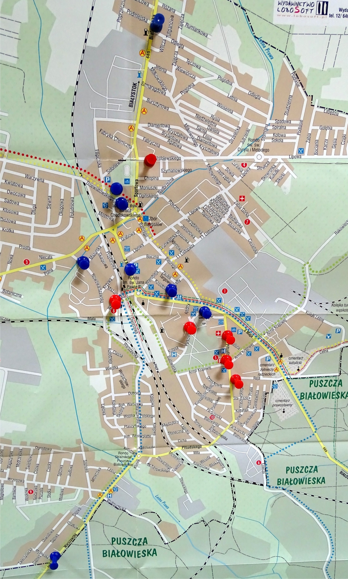 mapa z zaznaczonymi punktami, w których znajduje się wystawa