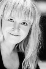 portret uśmiechniętej kobiety