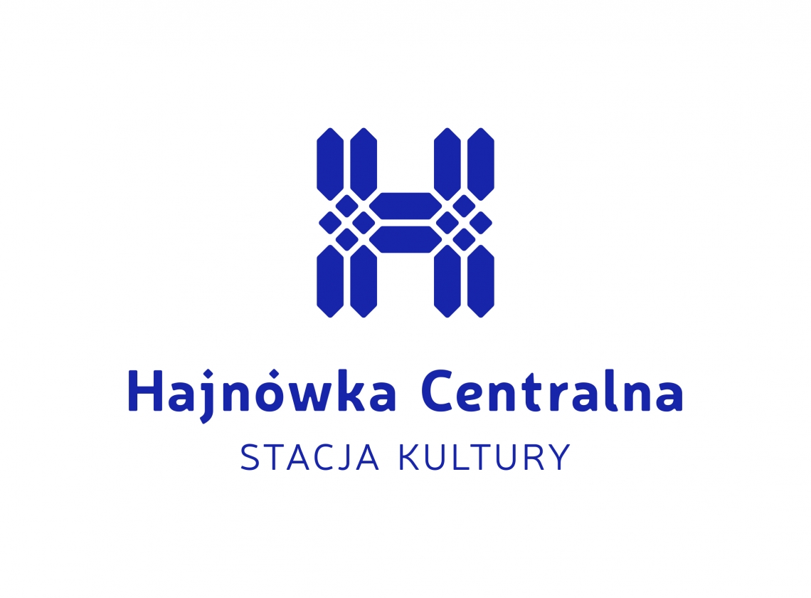 logo, na białym tle u góry granatowa litera H, pod nią napis Hajnówka Centralna Stacja Kultury