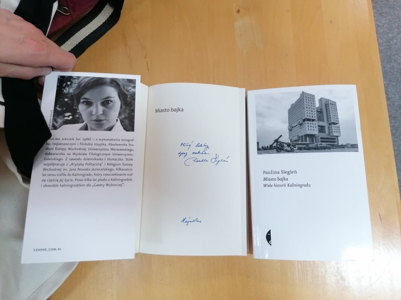 Książka podpisana przez autorkę