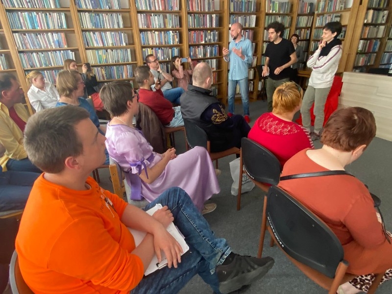 Wizyta partnerów z Włoch w Miejskiej Bibliotece Publicznej w Hajnówce