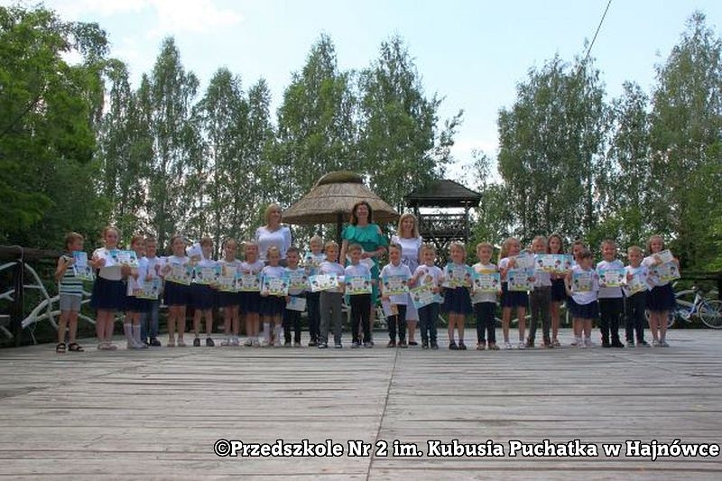 Uroczyste zakończenie roku przedszkolnego w grupie "Puchatki" z Przedszkola Nr 2 im. Kubusia Puchatka w Hajnówce