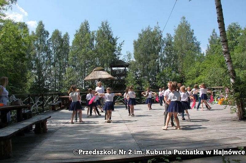 Uroczyste zakończenie roku przedszkolnego w grupie "Puchatki" z Przedszkola Nr 2 im. Kubusia Puchatka w Hajnówce