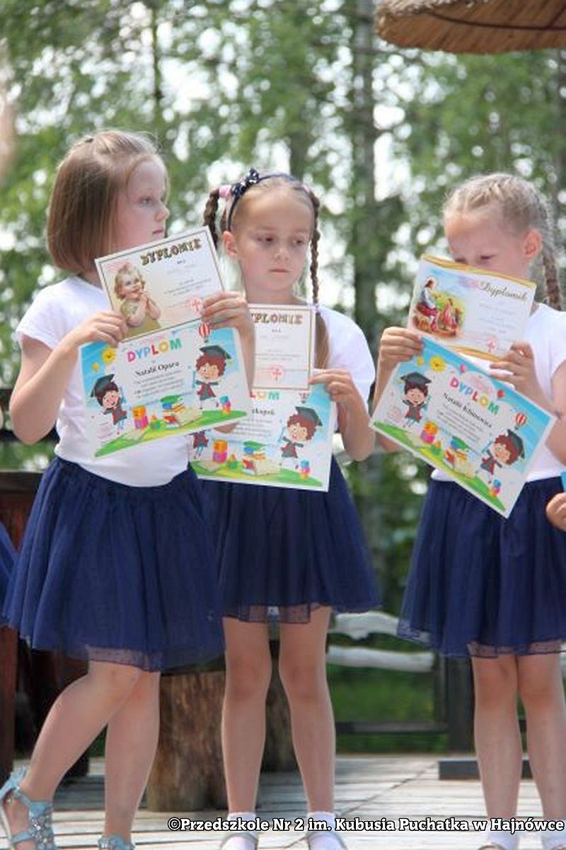 Uroczyste zakończenie roku przedszkolnego w grupie "Puchatki" z Przedszkola Nr 2 im. Kubusia Puchatka w Hajnówce