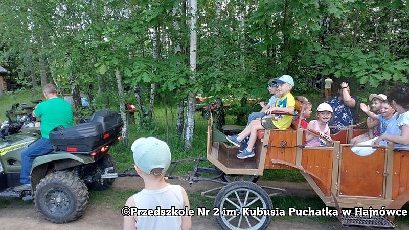 Uroczyste zakończenie roku przedszkolnego w grupie "Puchatki" z Przedszkola Nr 2 im. Kubusia Puchatka w Hajnówce
