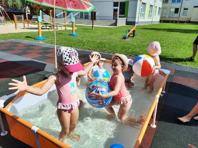 Basenowe szaleństwa przedszkolaków