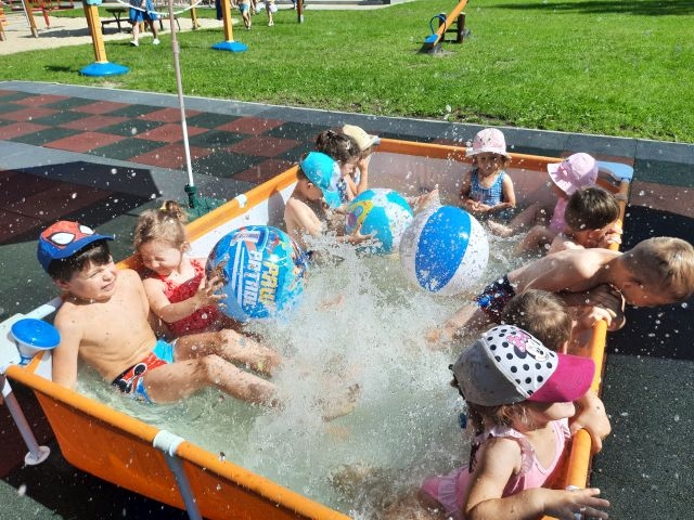 Basenowe szaleństwa przedszkolaków