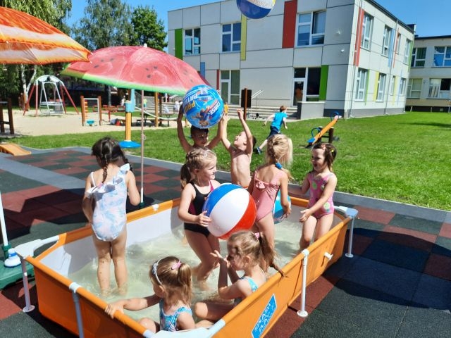 Basenowe szaleństwa przedszkolaków