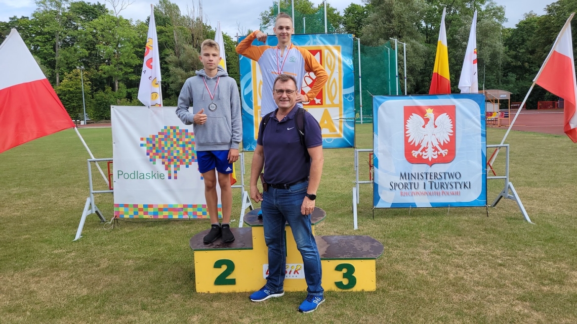 Zawody lekkoatletyczne - na podium