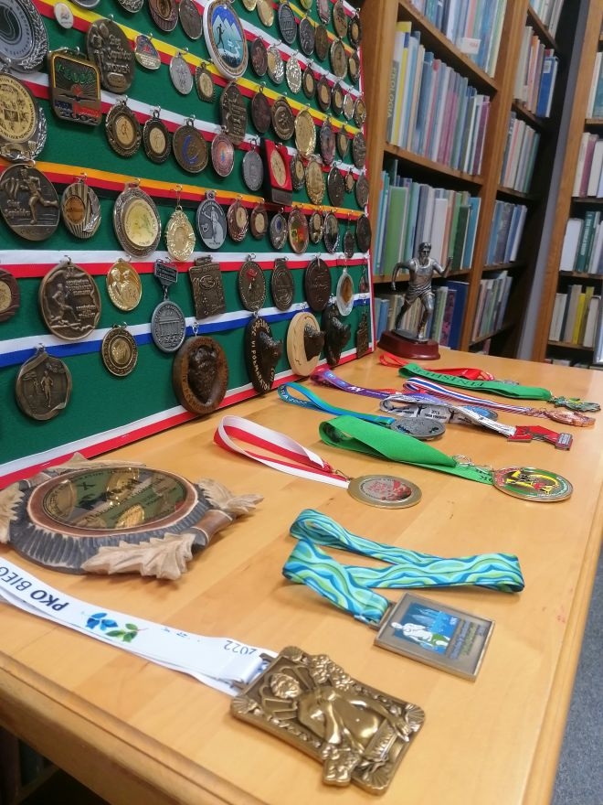 Medale zdobyt podczas maratonów