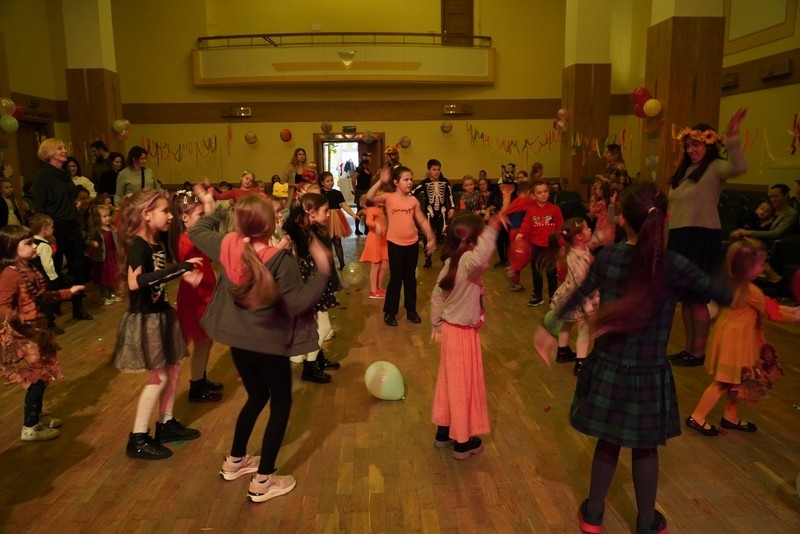 bal przebranych dzieci