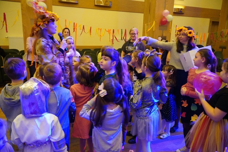 bal przebranych dzieci