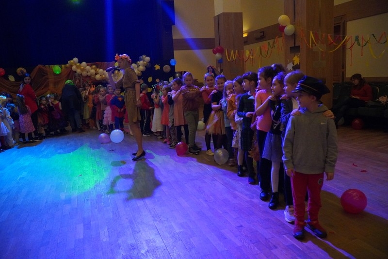 bal przebranych dzieci