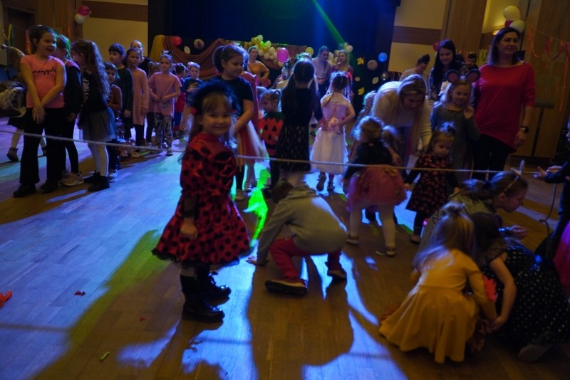 bal przebranych dzieci