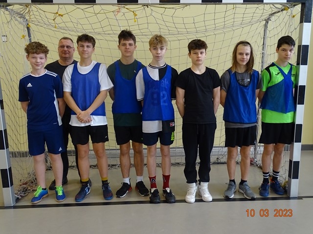 Turniej piłki nożnej rocznik 2008 i młodsi. Reprezentacja SP 4 w Hajnówce