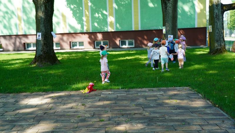Dzieci uczestniczące w zajęciach "Wyprawa do dżungli"