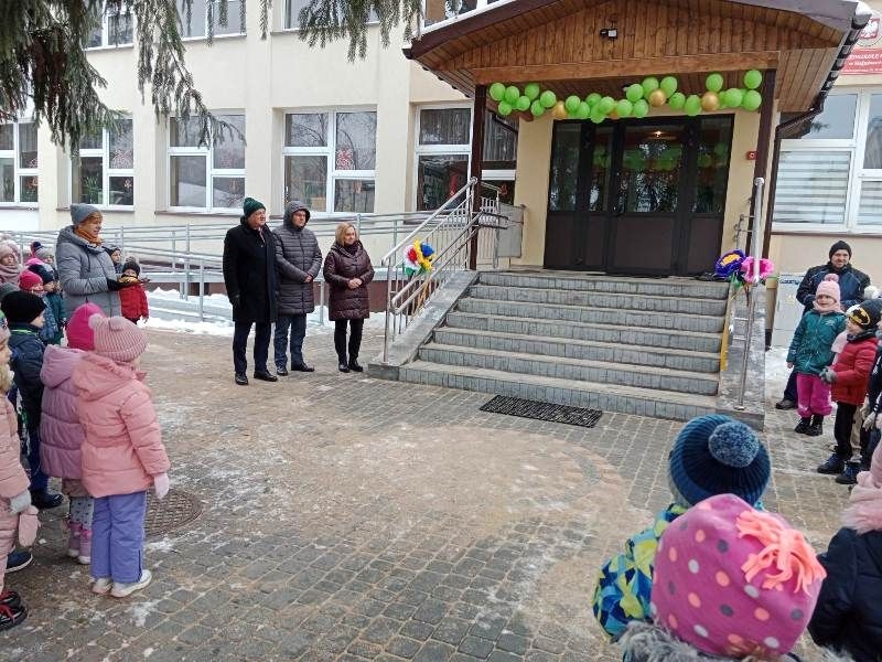 prezentacja wejścia i nowych schodów