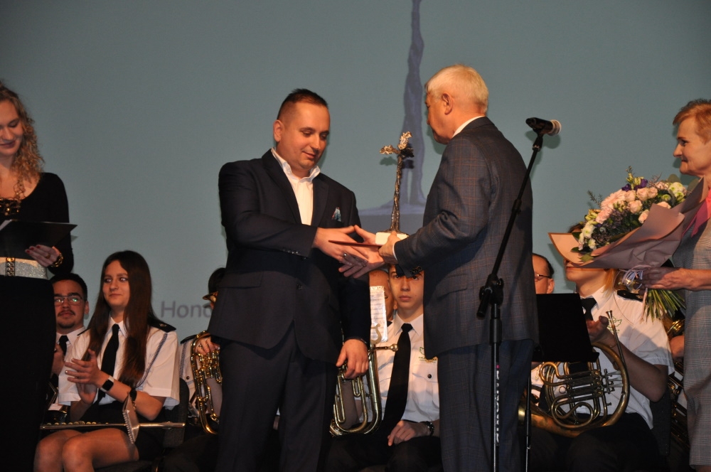 Zdjęcie z gali wręczenia nagród.