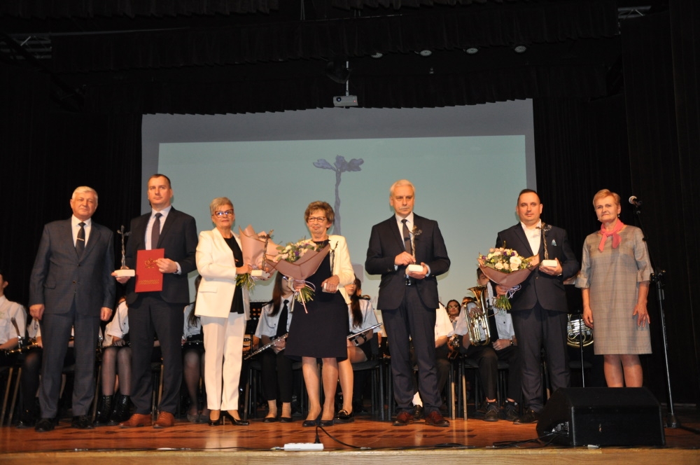 Zdjęcie grupowe laureatów nagrody.