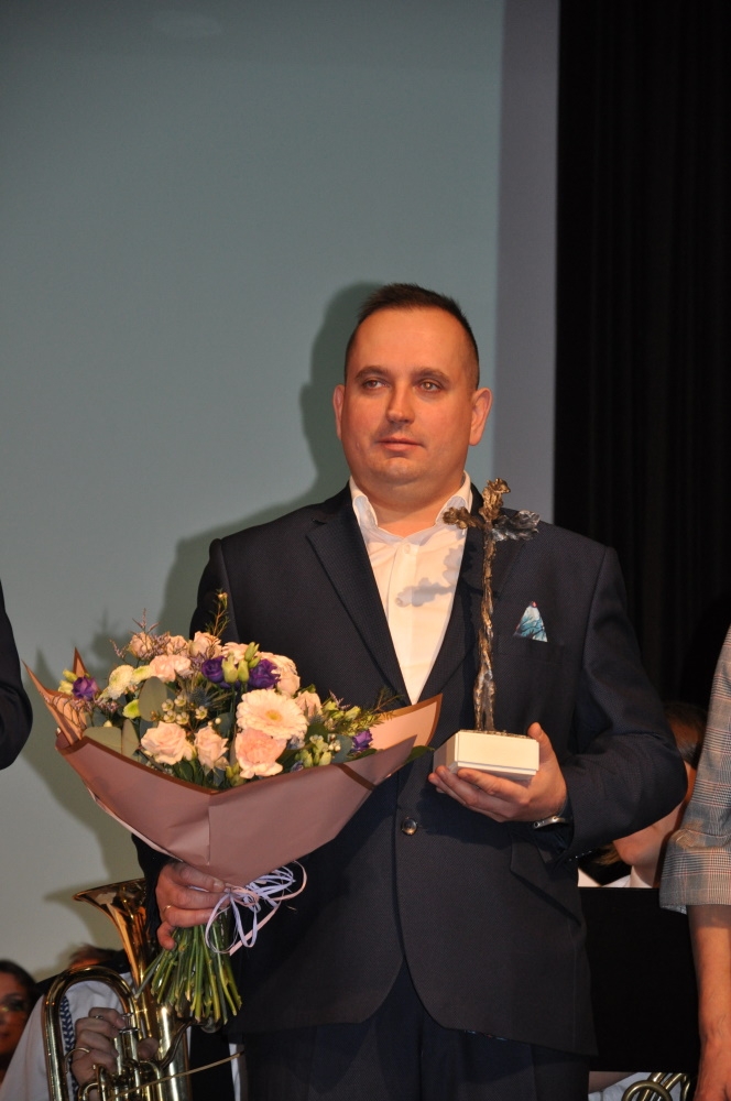 Zdjęcie z gali wręczenia nagród.