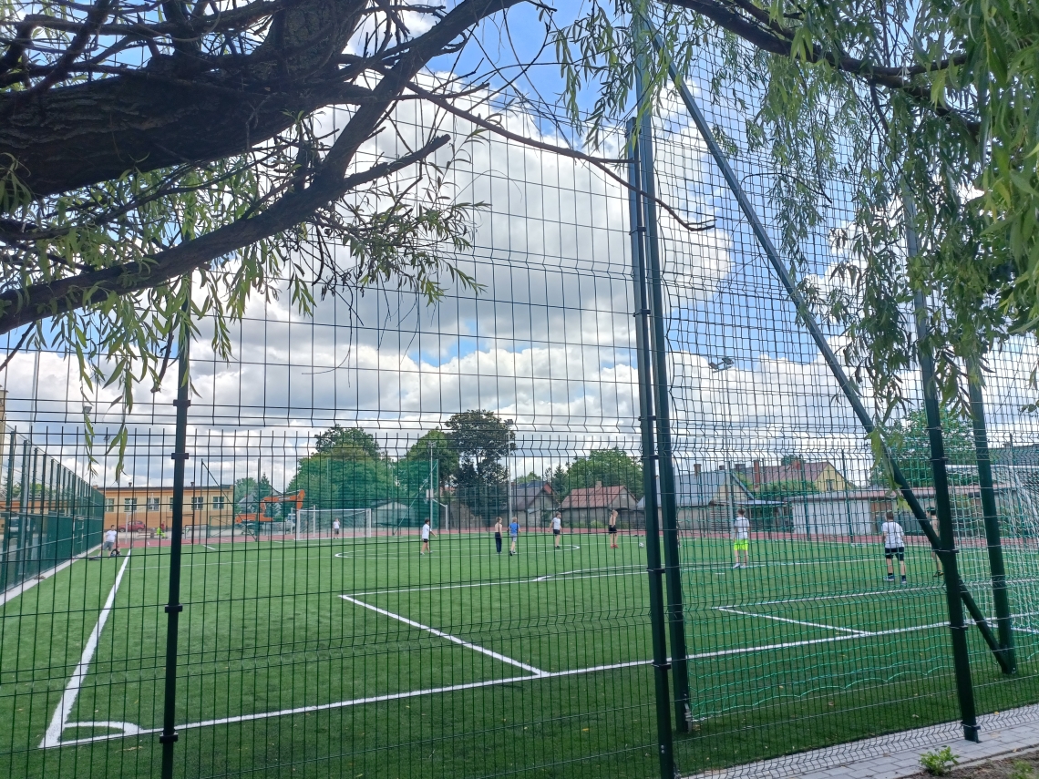 boisko przy szkole nr 2