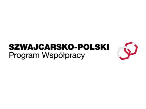 czarno-czerwone logo o treści: Szwajcarsko - Polski Program Współpracy