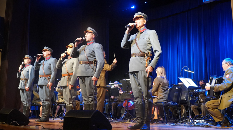 Reprezentacyjny Zespół Artystyczny Wojska Polskiego na scenie