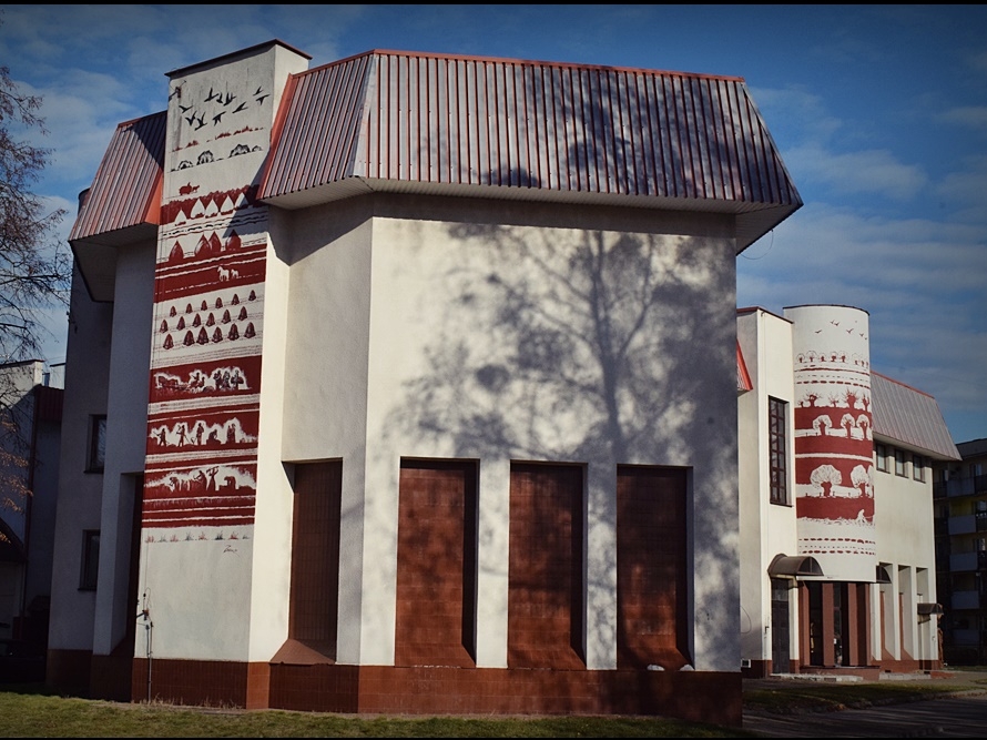 murale na budynku muzeum
