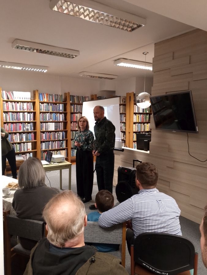 spotkanie w bibliotece