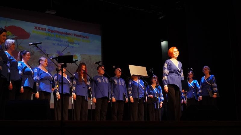 Zespół występujący na scenie HDK.