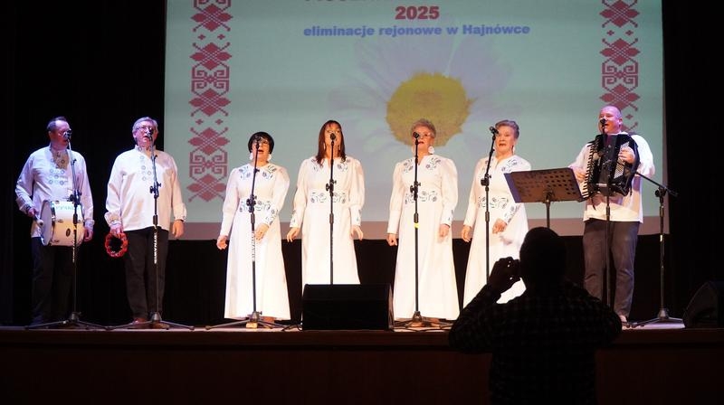 Zespół występujący na scenie HDK.