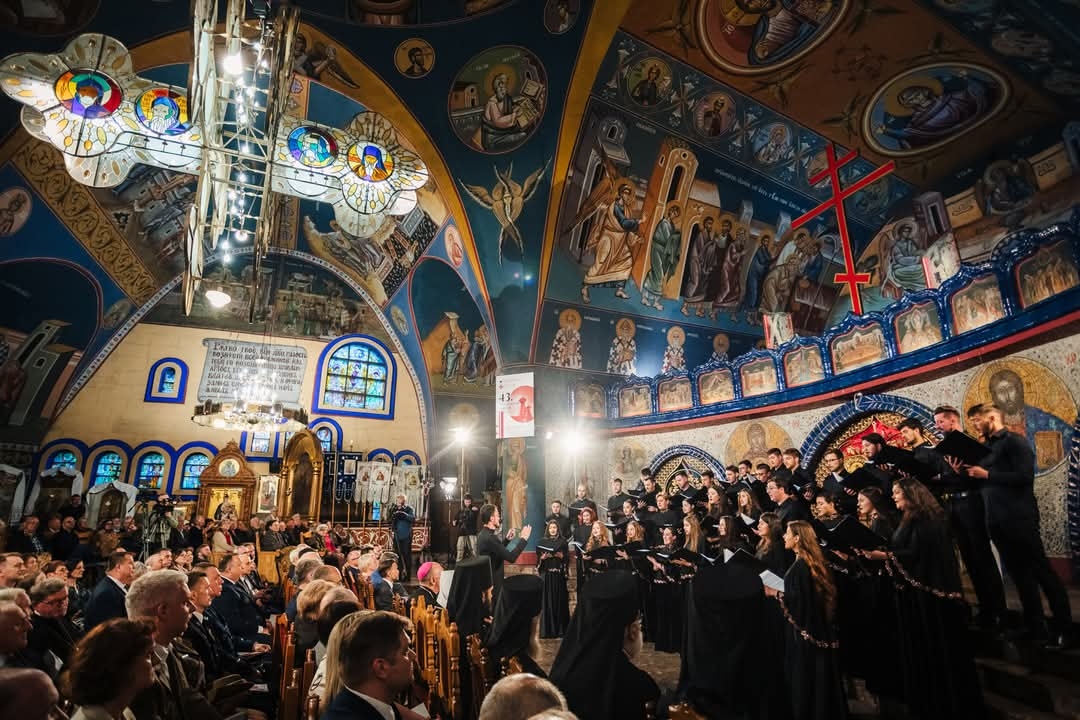 goście zgromadzeni w soborze podczas koncertu festiwalowego