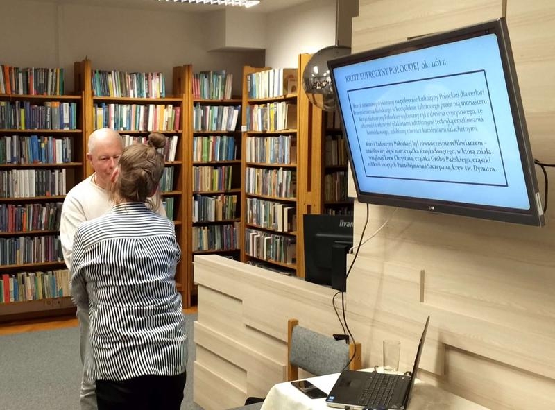 spotkanie w czytelni miejskiej