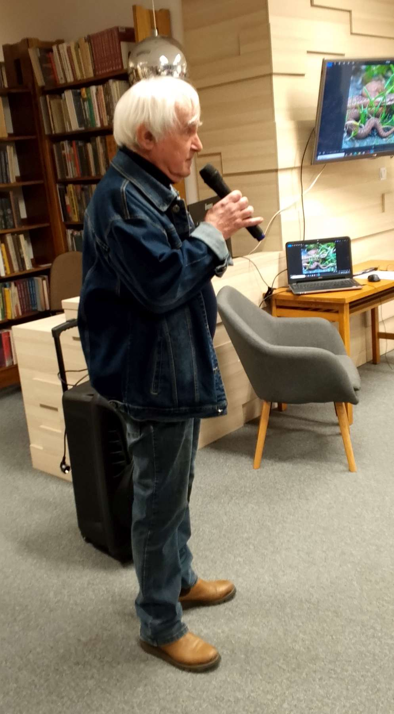 wykład w czytelni miejskiej