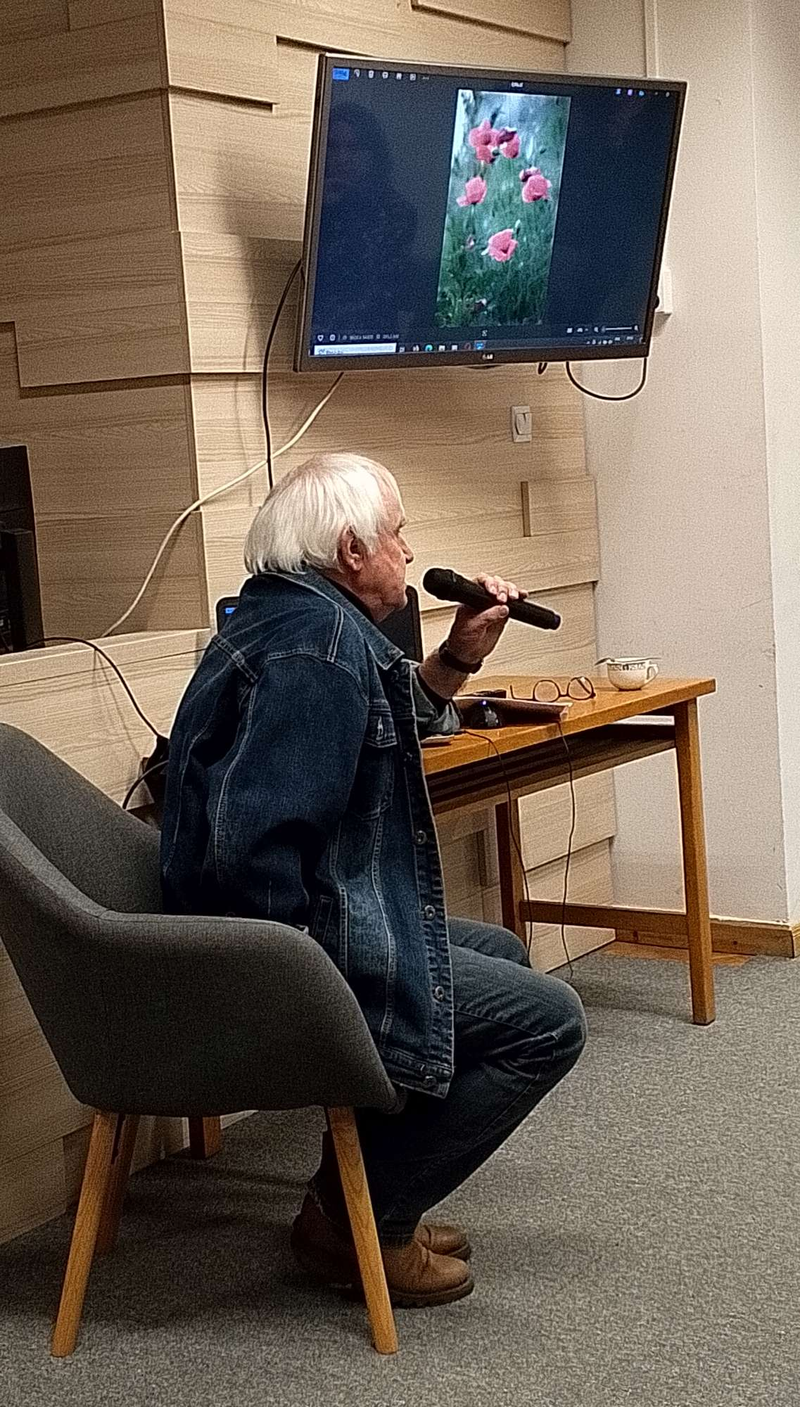 wykład w czytelni miejskiej