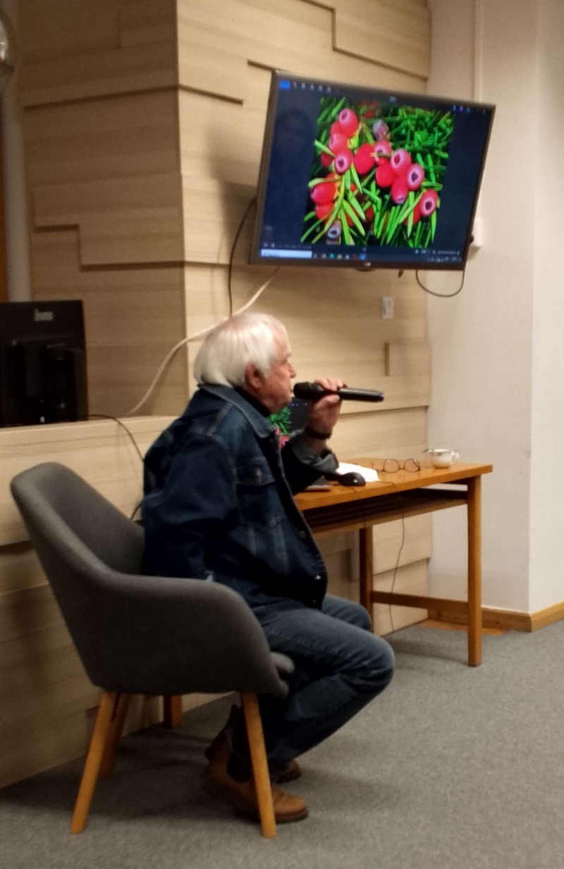 wykład w czytelni miejskiej