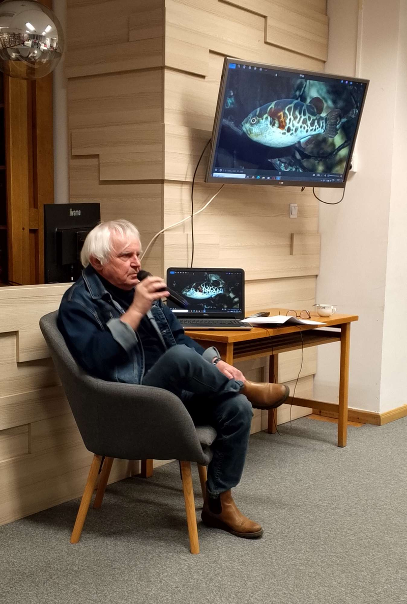 wykład w czytelni miejskiej