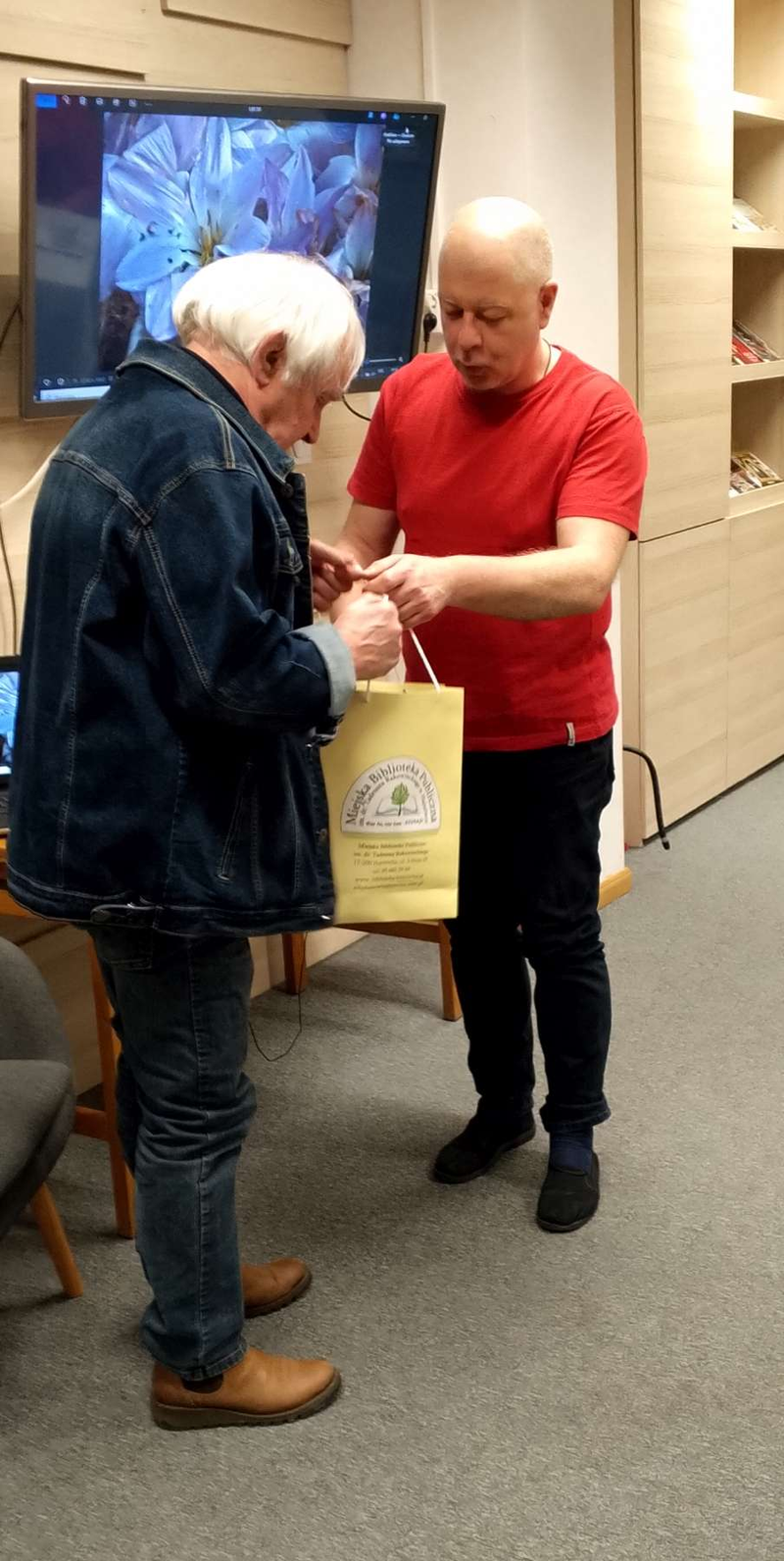 wykład w czytelni miejskiej